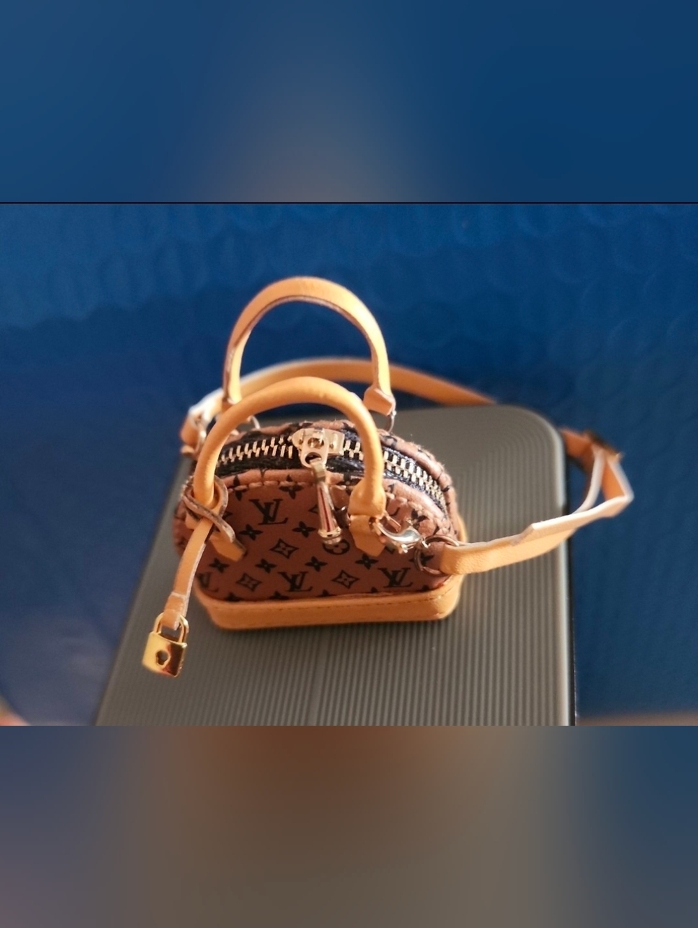 Louis Vuiton Detailed Purse Tote Collectible Novelty Trinket Crossbody Bag - Picture 6 of 7